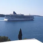 Apartmán Lovro - One Bedroom With Terrace And Sea View 2