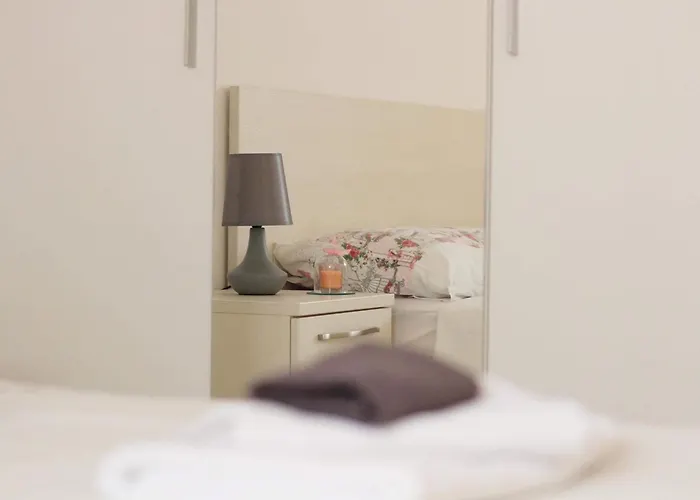 Lovro - One Bedroom With Terrace And Sea View 2 Апартаменты Дубровник