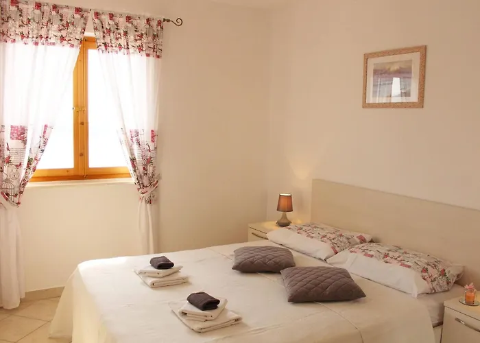 Lovro - One Bedroom With Terrace And Sea View 2 Апартаменты Дубровник