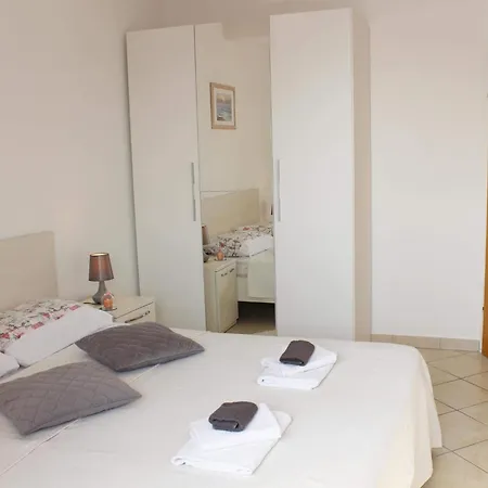 Lovro - One Bedroom With Terrace And Sea View 2 דירה דוברובניק