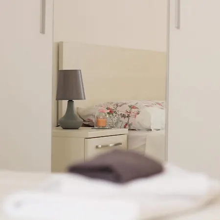 Lovro - One Bedroom With Terrace And Sea View 2 דירה דוברובניק